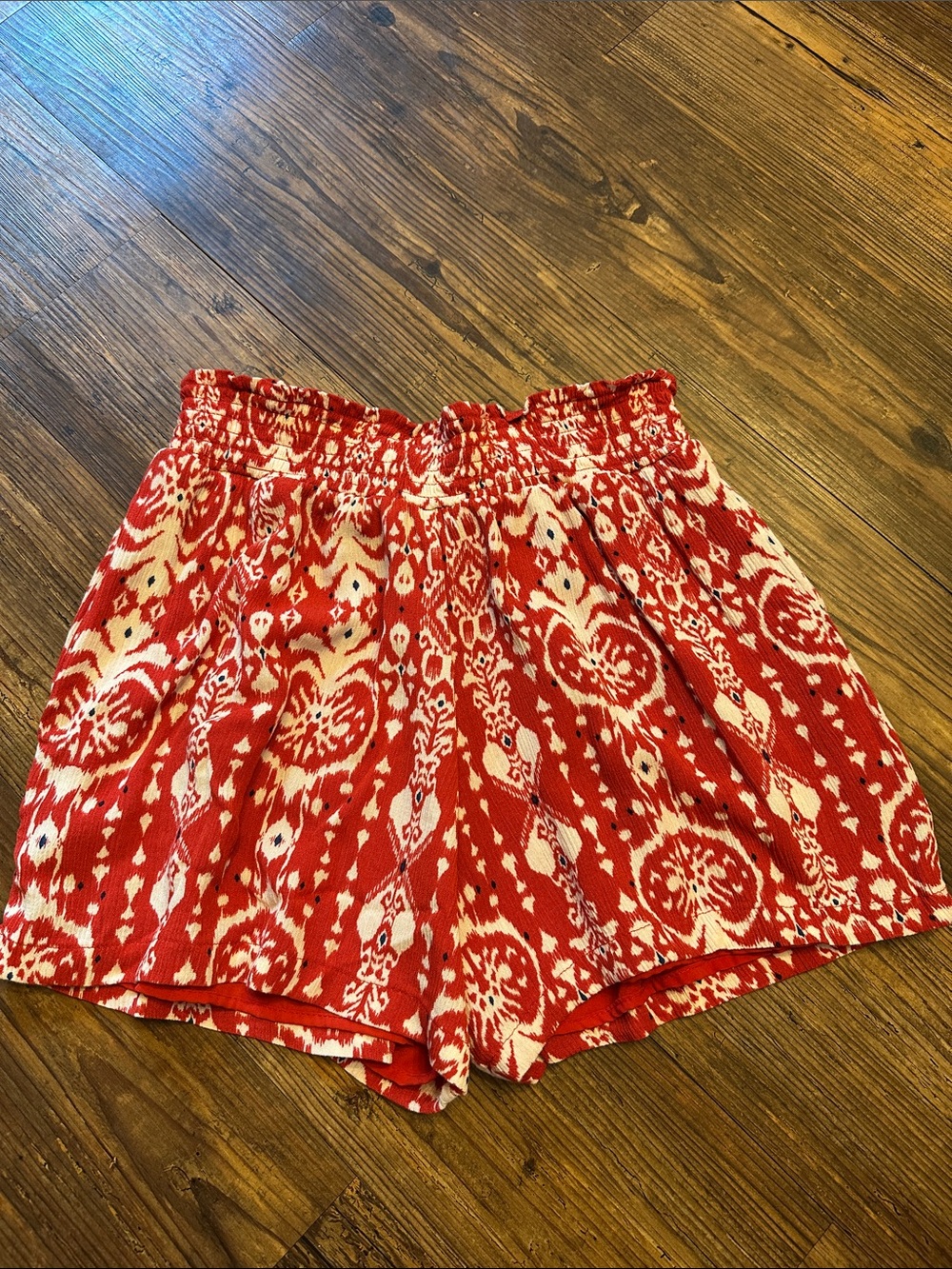 Knox Rose Red and White Patterned High-Waist Shorts